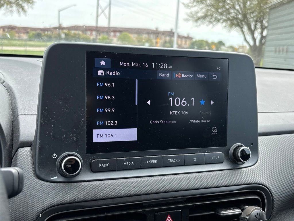 Used 2023 Hyundai Kona SEL image 9