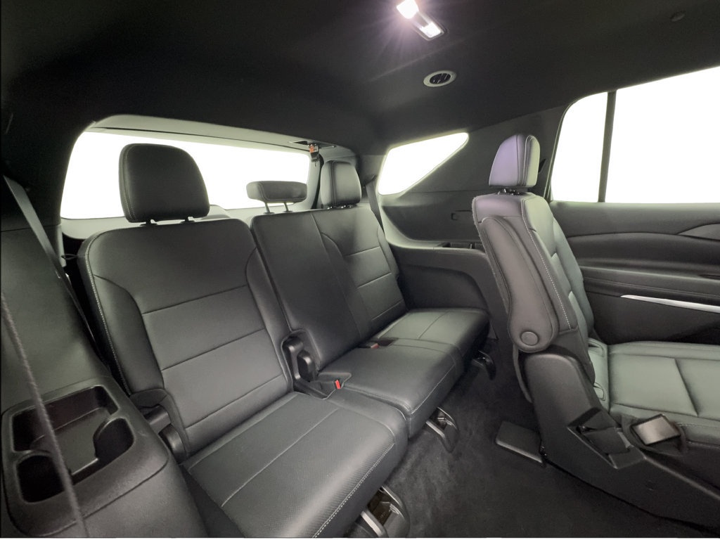 Used 2025 Chevrolet Traverse LT AWD/4WD image 32