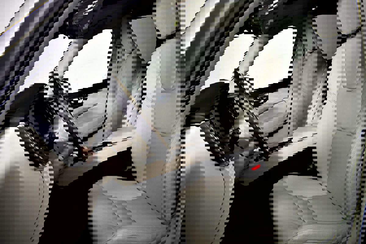 Used 2022 Volvo XC60 B5 Momentum image 17