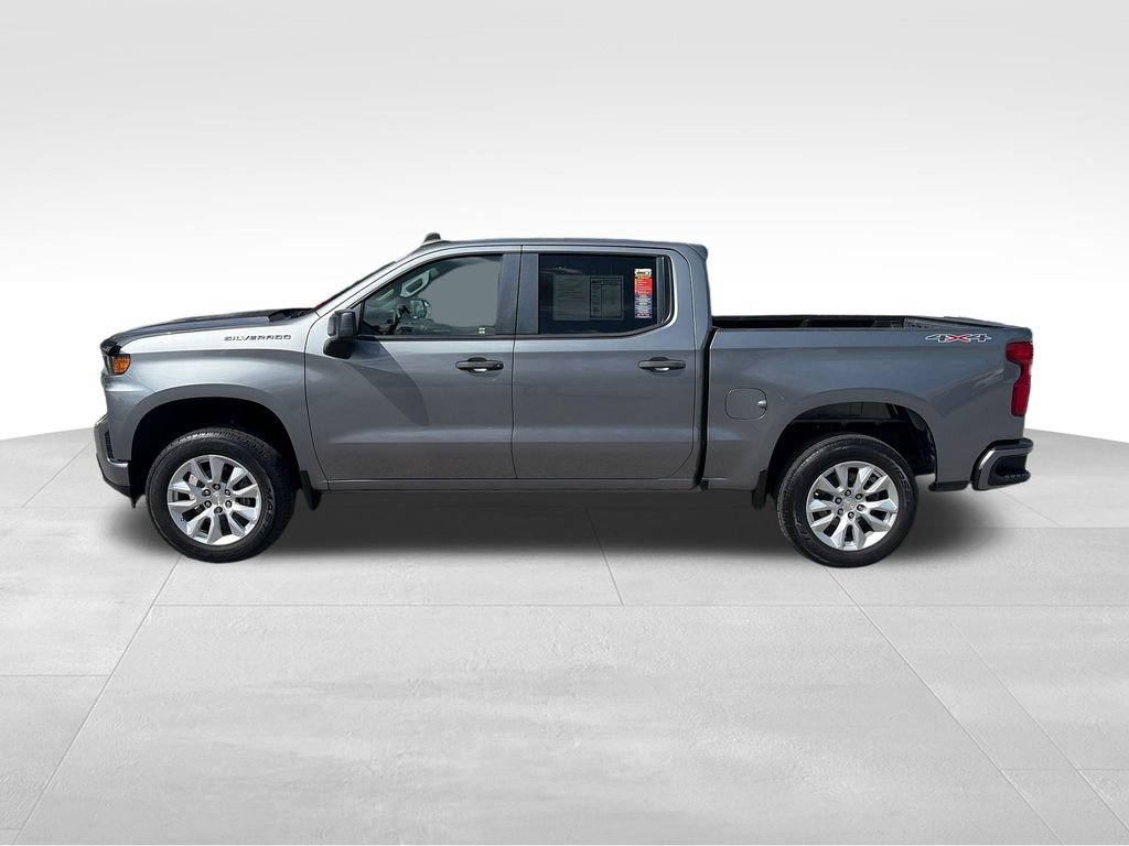 Used 2020 Chevrolet Silverado 1500 Custom w/ Custom Value Package AWD/4WD image 3