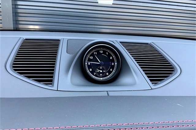 New 2025 Porsche Macan image 30