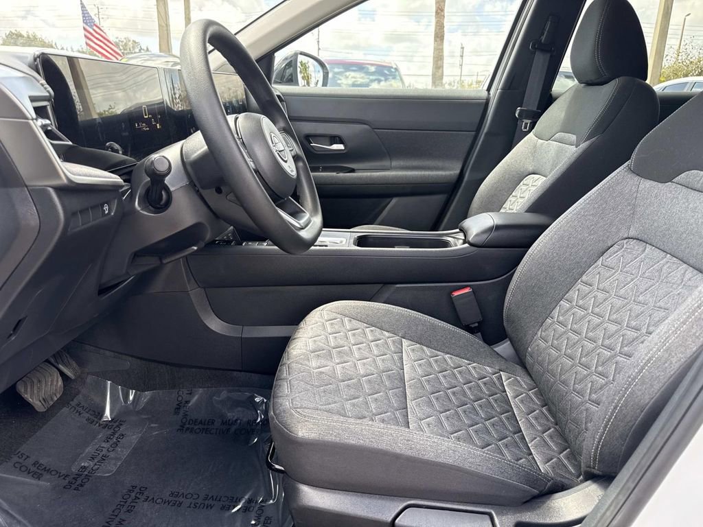 Used 2026 Nissan Kicks SV FWD image 18