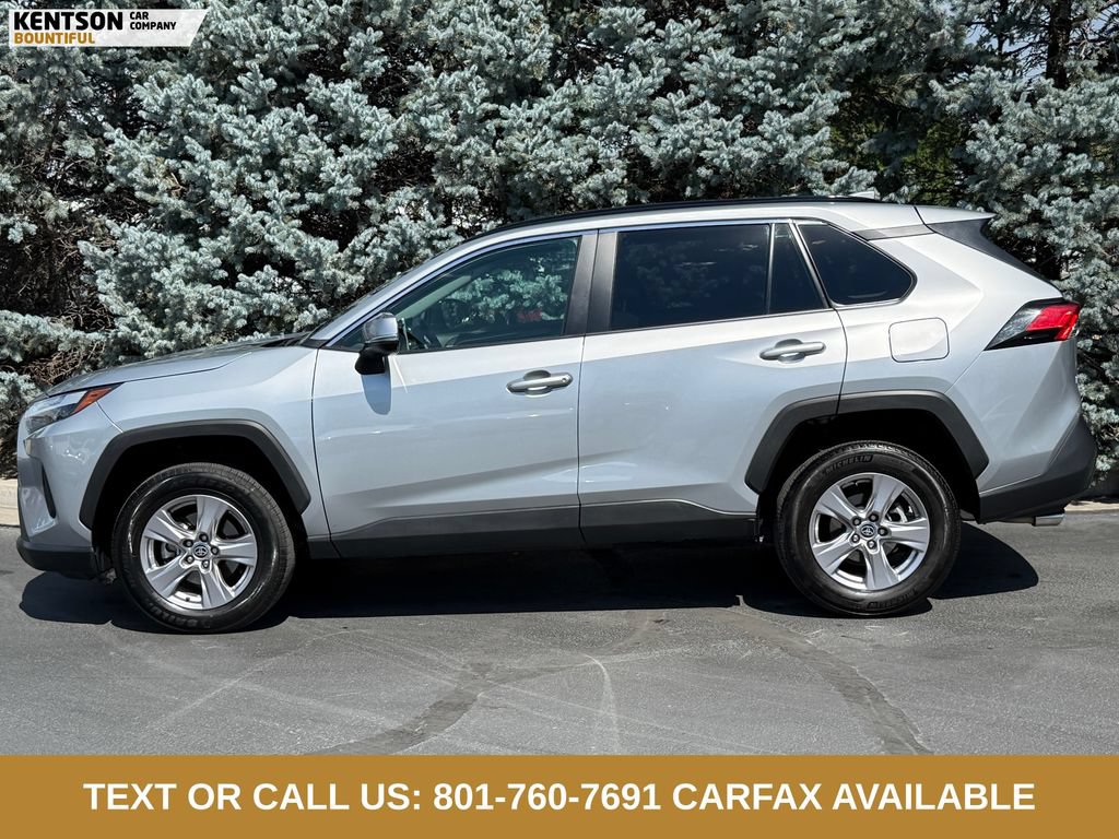 Used 2025 Toyota RAV4 XLE AWD/4WD image 4