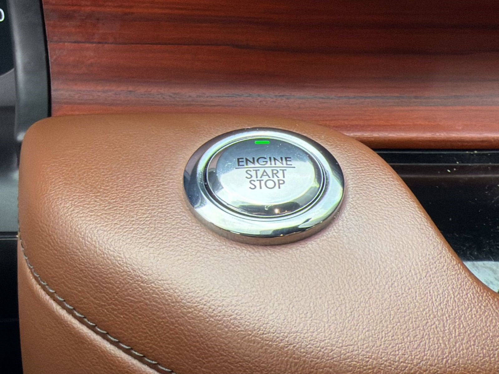 Used 2022 Lincoln Aviator Grand Touring w/ Equipment Group 301A AWD/4WD image 16