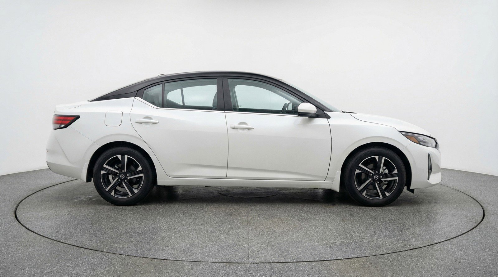 Used 2025 Nissan Sentra SV image 11