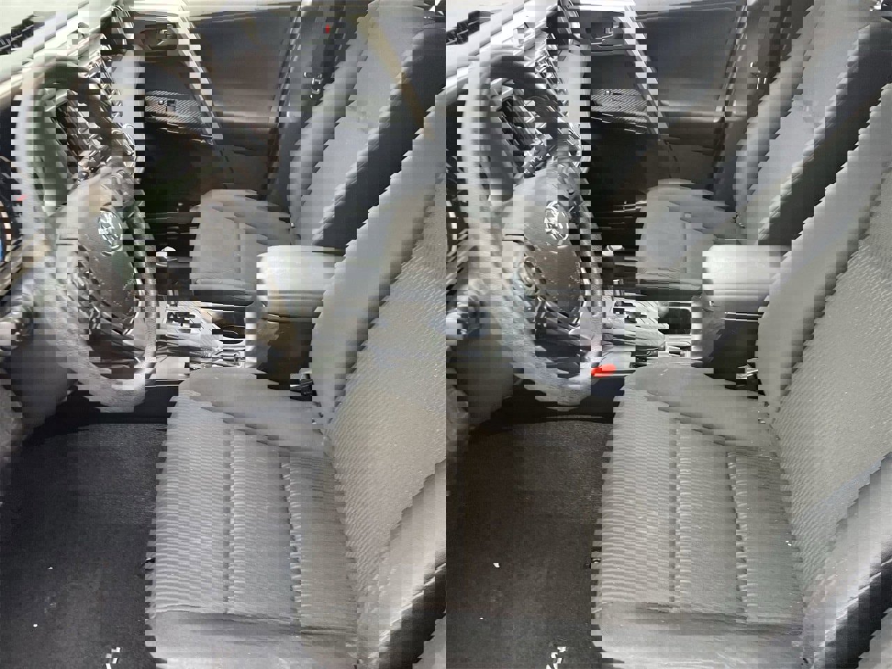 Used 2015 Toyota RAV4 LE image 18