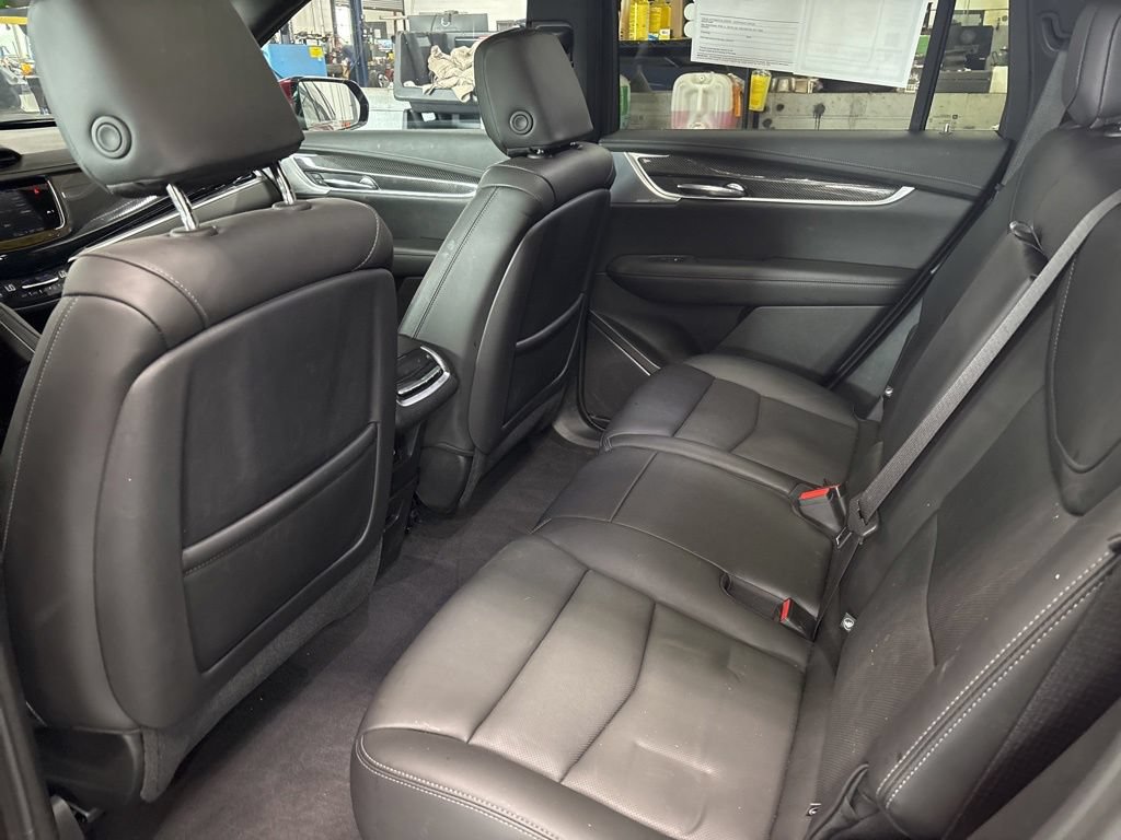 Used 2024 Cadillac XT6 Sport w/ LPO, Floor Liner Package AWD/4WD image 17