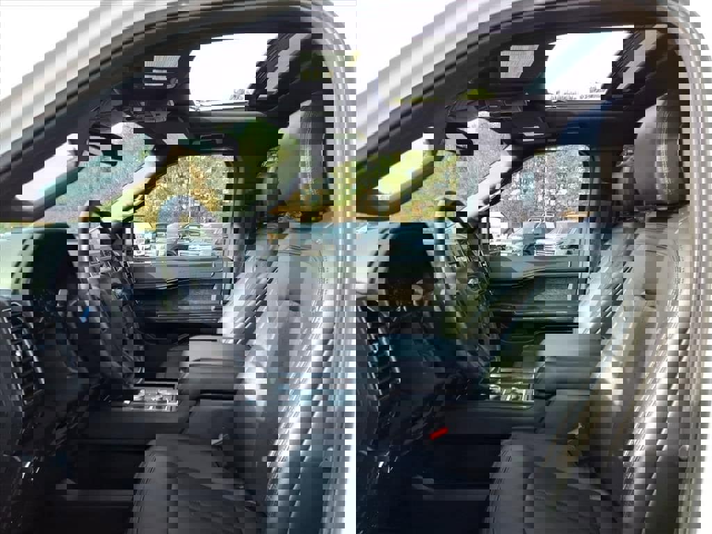 Certified 2019 Ford Expedition Limited w/ Equipment Group 302A image 8