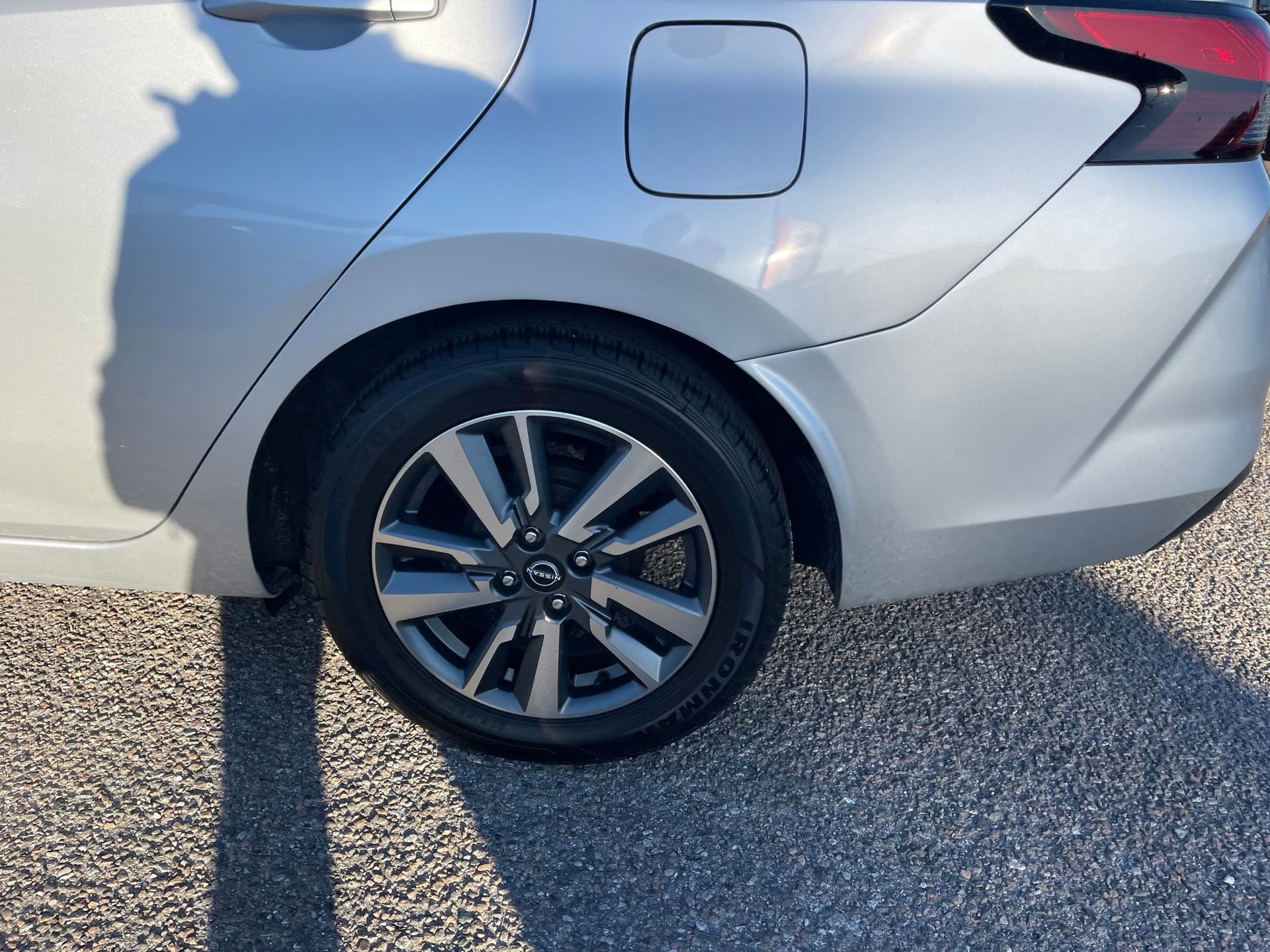 Used 2023 Nissan Versa SV image 9