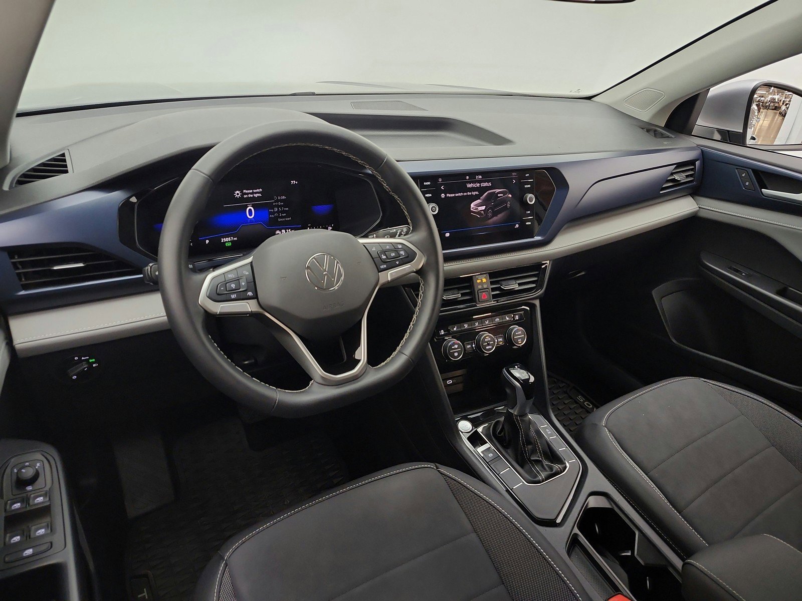 Used 2024 Volkswagen Taos SE FWD image 9