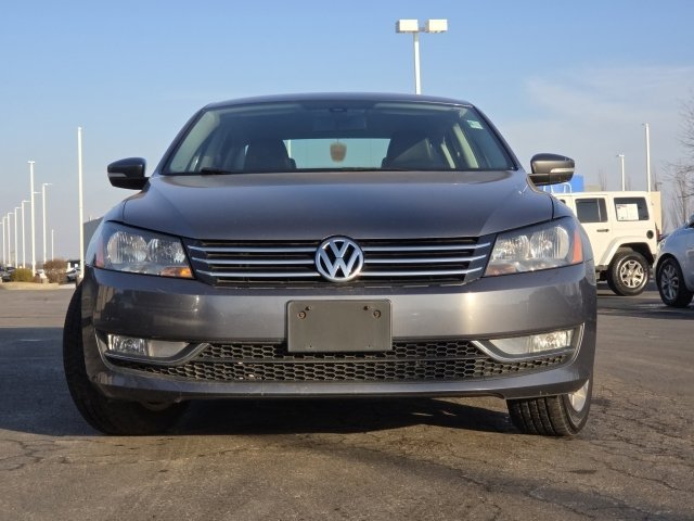Used 2015 Volkswagen Passat 1.8T Limited Edition image 6