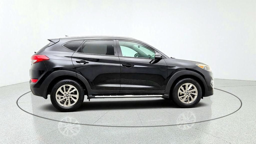 Used 2017 Hyundai Tucson SE Plus FWD image 4