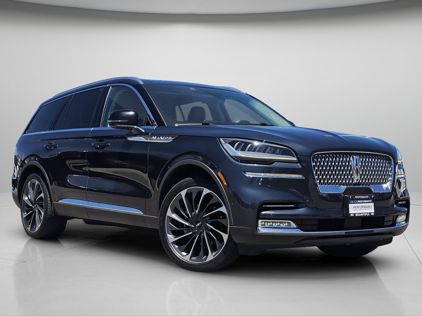 Used 2021 Lincoln Aviator Reserve w/ Equipment Group 201A AWD/4WD image 2
