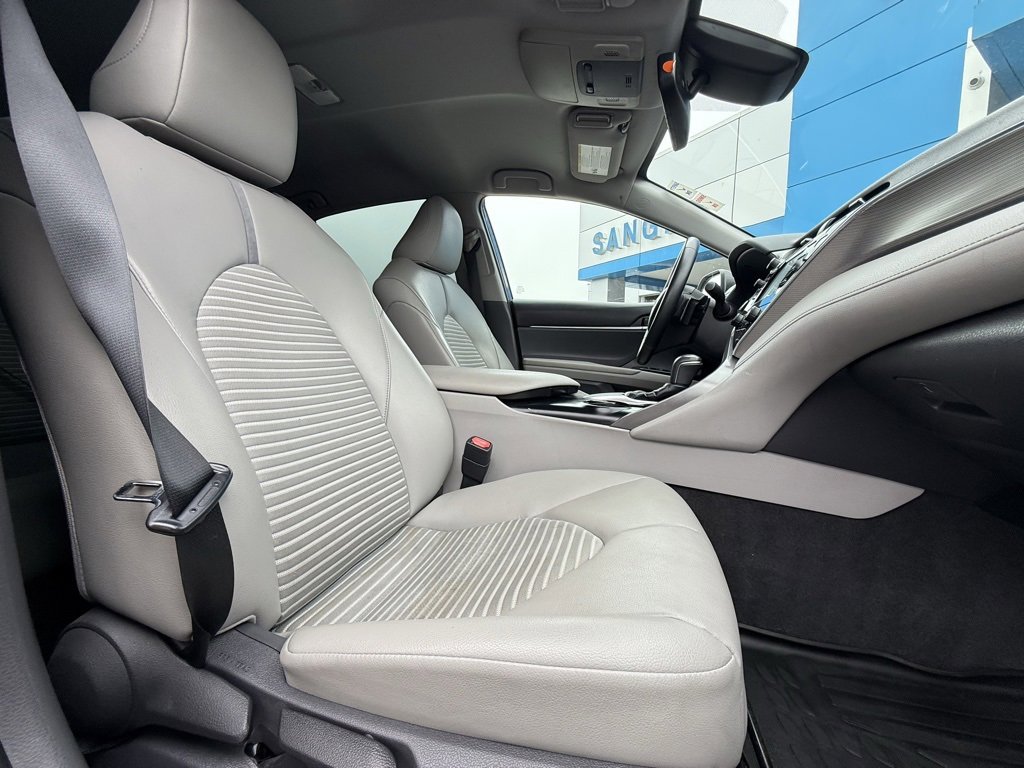 Used 2018 Toyota Camry SE image 9