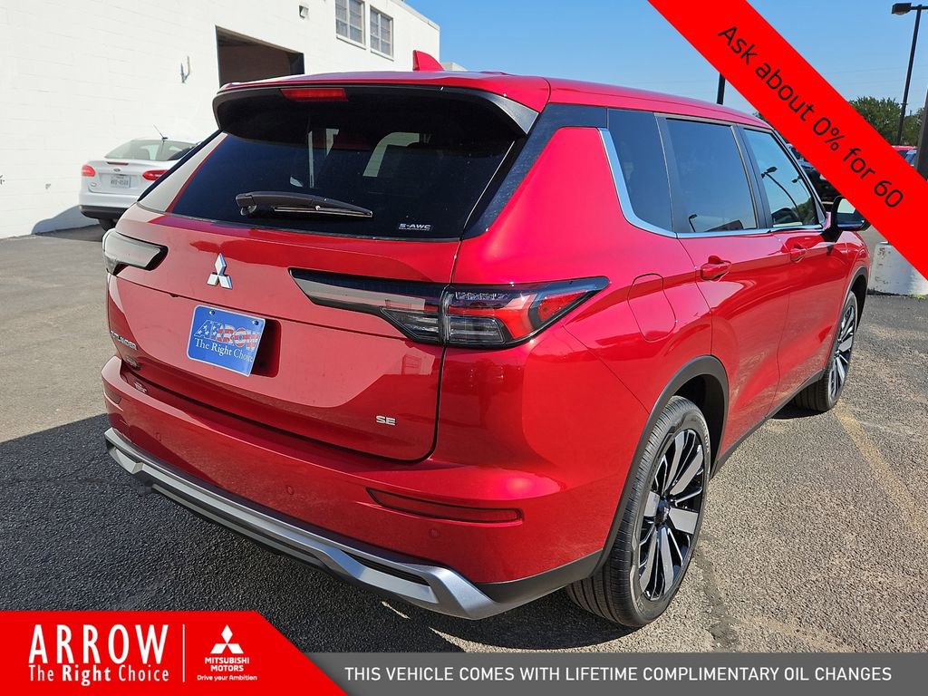 New 2025 Mitsubishi Outlander SE image 12