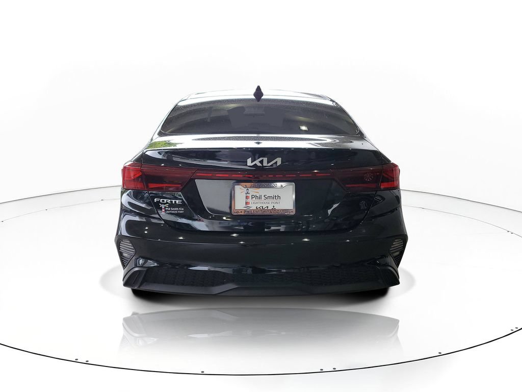 Certified 2024 Kia Forte LXS FWD image 5