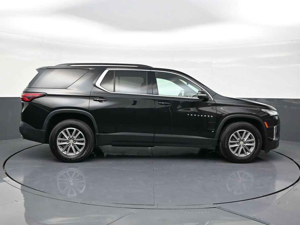Used 2023 Chevrolet Traverse LT FWD image 6