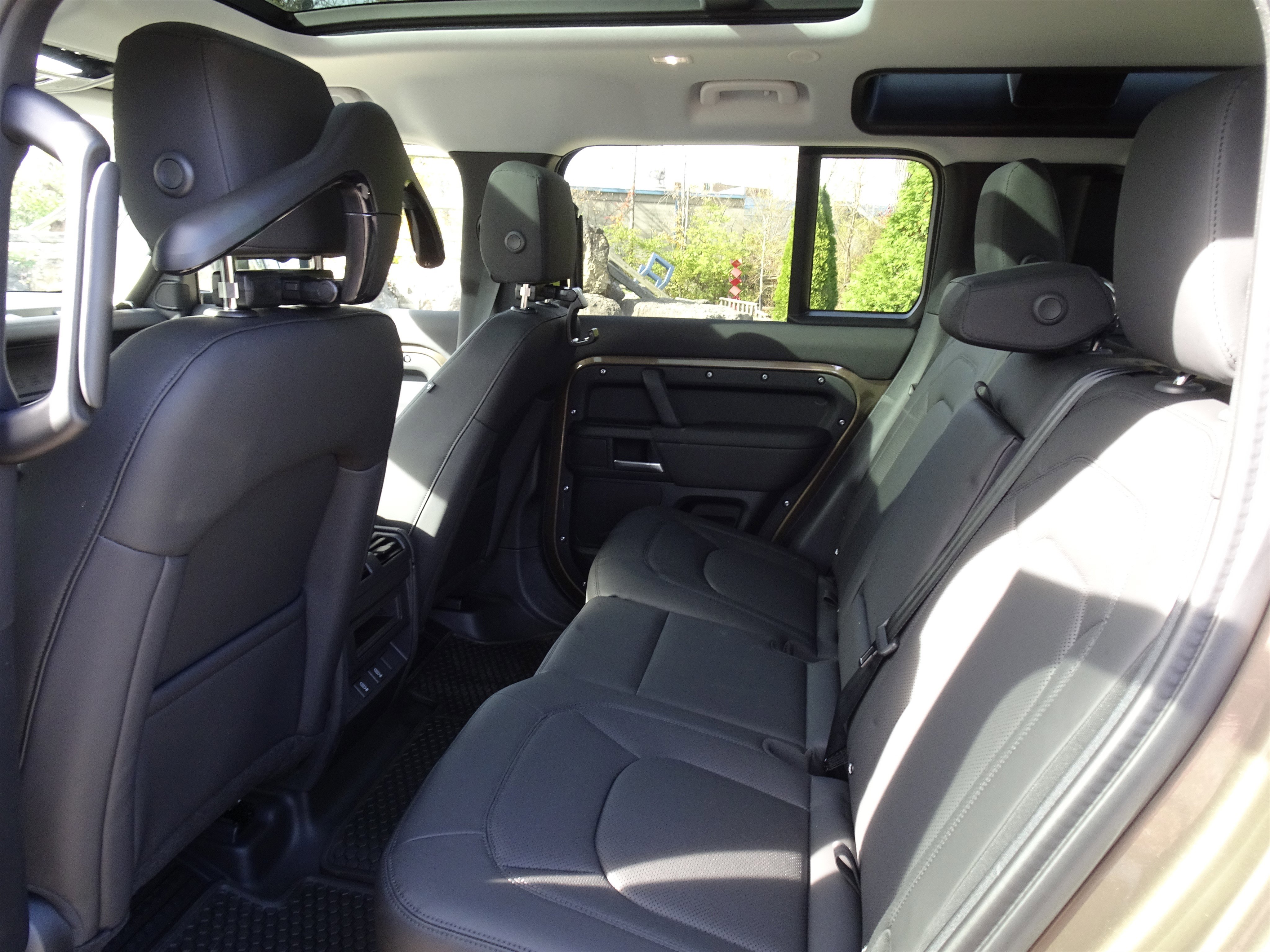 New 2026 Land Rover Defender 110 S image 19