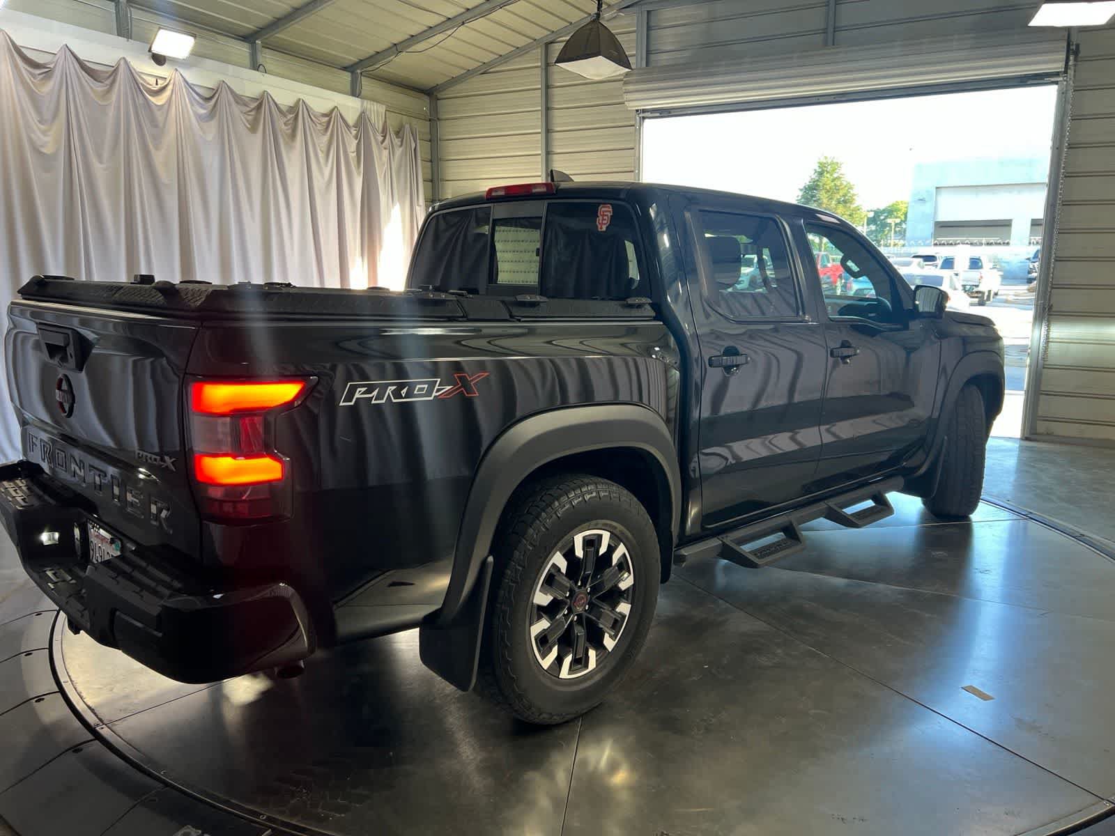 Used 2022 Nissan Frontier Pro-X RWD image 5