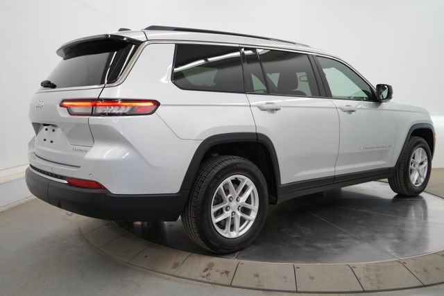 Used 2024 Jeep Grand Cherokee L Laredo w/ Trailer Tow Package AWD/4WD image 7