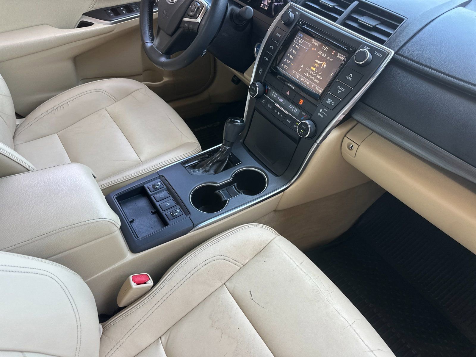 Used 2017 Toyota Camry XLE w/ Moonroof Package FWD image 15