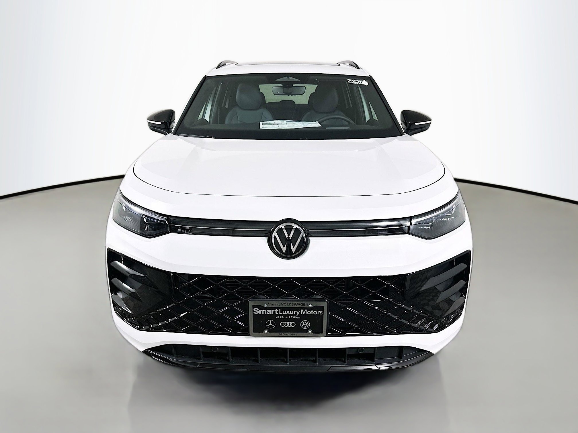 New 2026 Volkswagen Tiguan SE R-Line image 2