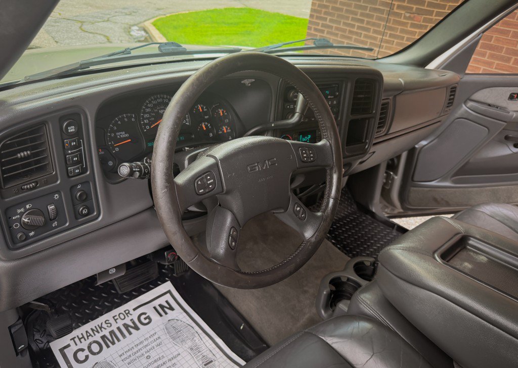 Used 2003 GMC Sierra 1500 SLT w/ SLT Preferred Equipment Group AWD/4WD image 17