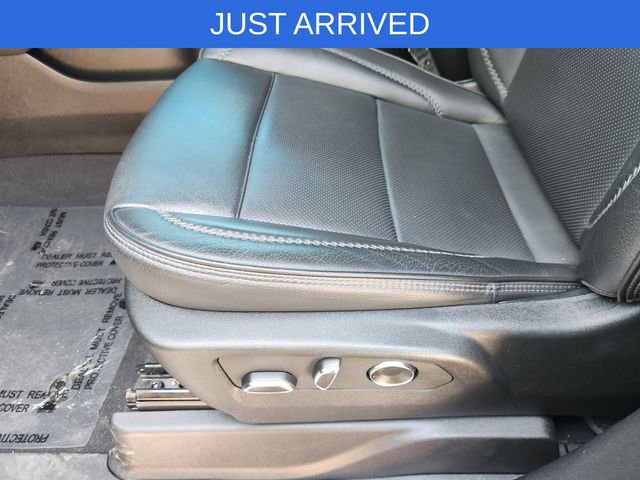 Used 2025 GMC Yukon XL Denali AWD/4WD image 27