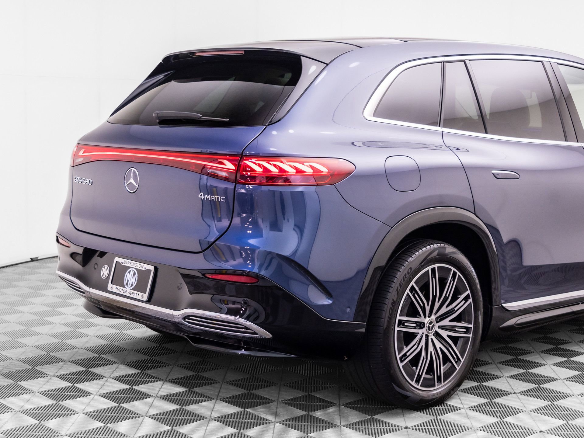 Used 2023 Mercedes-Benz EQS 580 4MATIC SUV image 37