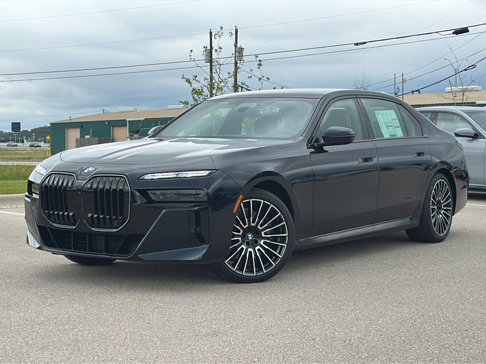 New 2025 BMW 760i xDrive w/ Executive Package image 2