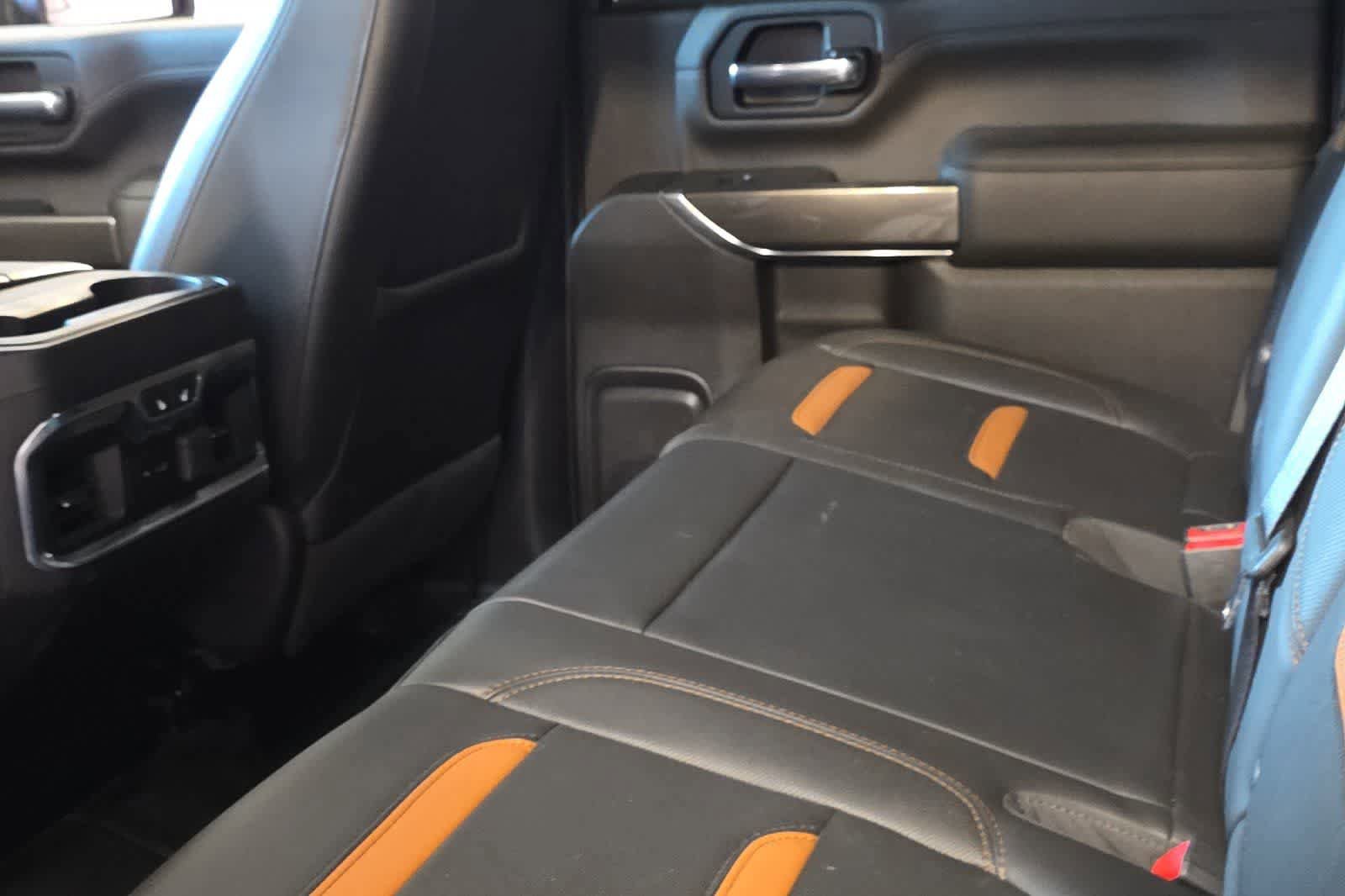 Used 2020 GMC Sierra 2500 AT4 w/ AT4 Premium Package AWD/4WD image 5