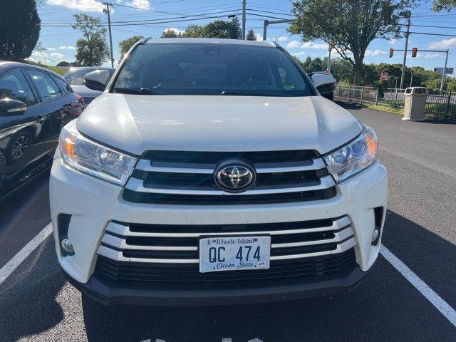 Used 2019 Toyota Highlander XLE w/ Carpet Mat Package (TMS) image 2