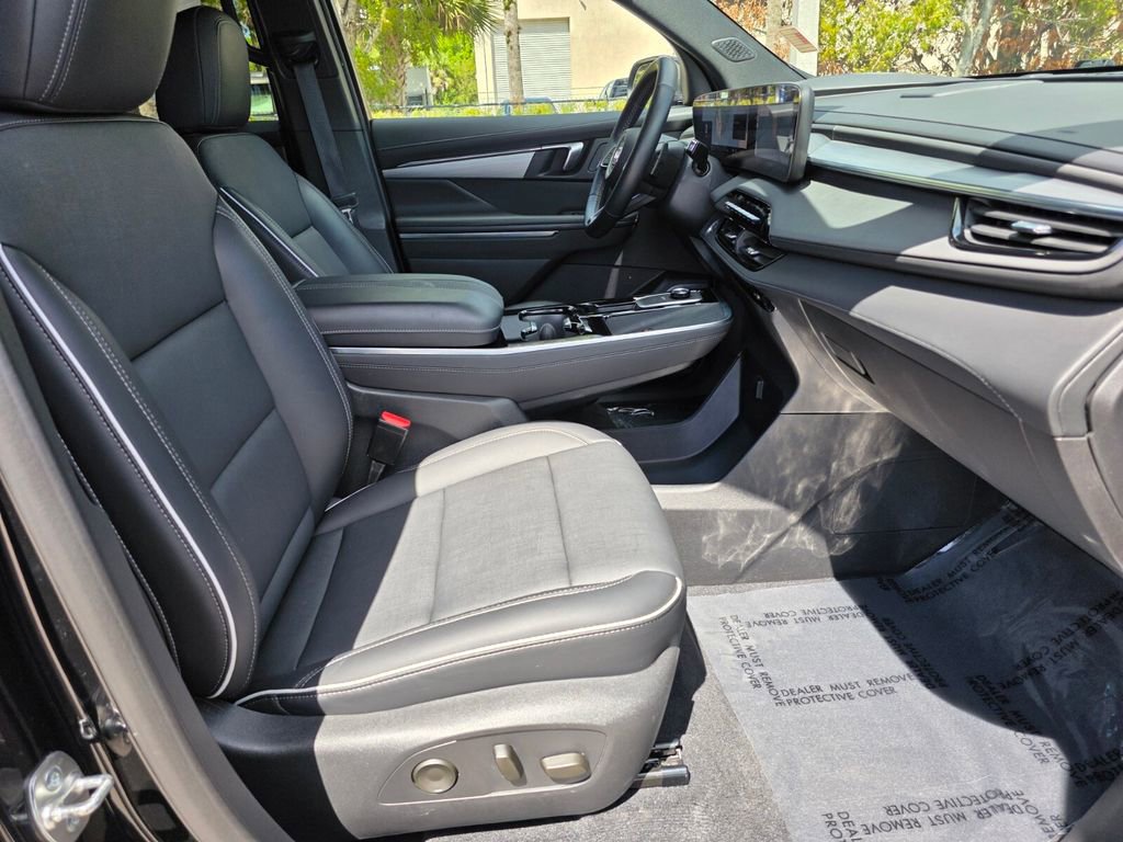 Used 2025 Buick Enclave Preferred image 10