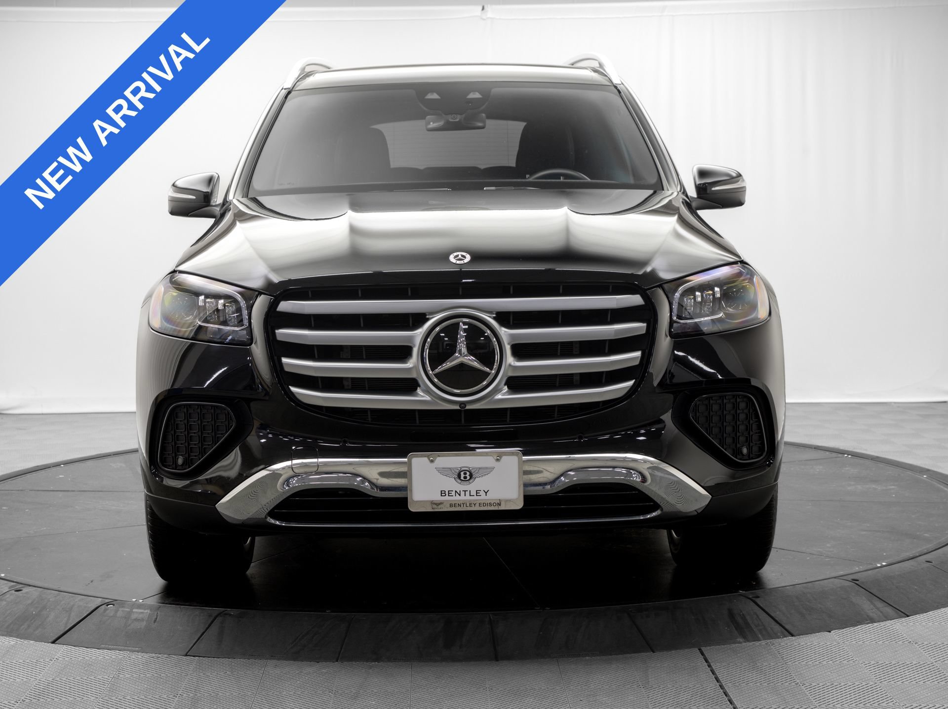 Used 2025 Mercedes-Benz GLS 450 4MATIC image 2