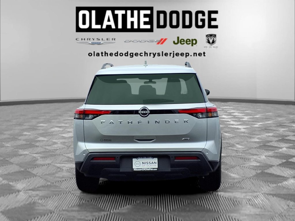 Used 2025 Nissan Pathfinder SV AWD/4WD image 29