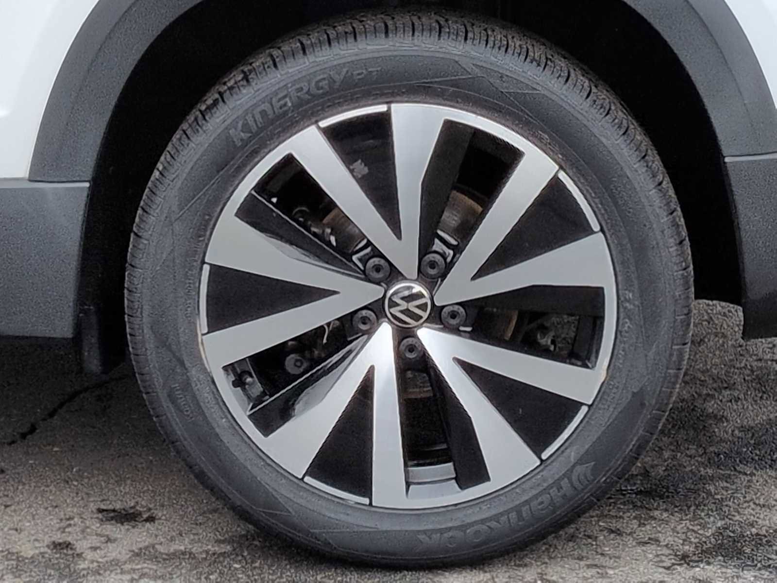 Used 2022 Volkswagen Taos SE image 14