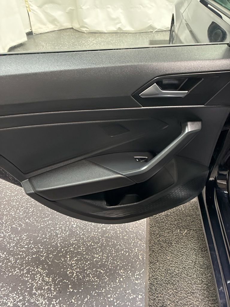 Used 2025 Volkswagen Jetta Sport image 21