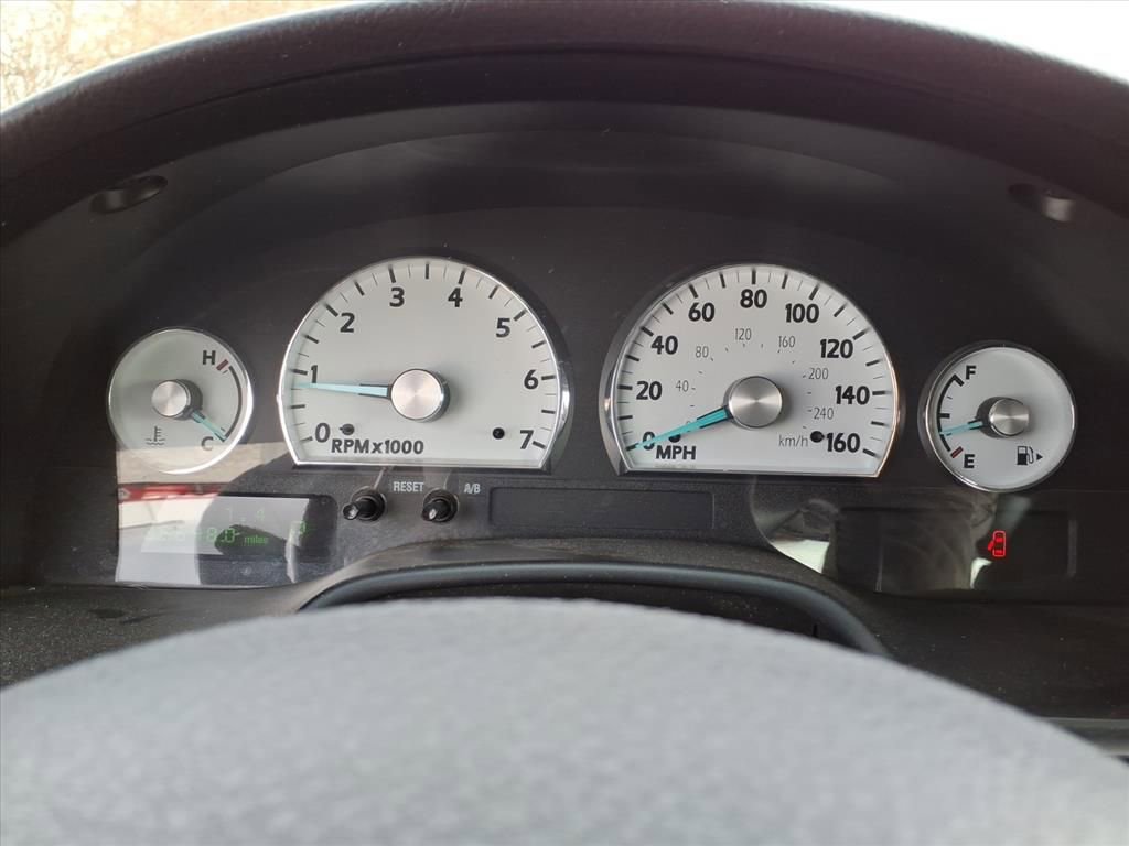 Used 2003 Ford Thunderbird Deluxe image 17