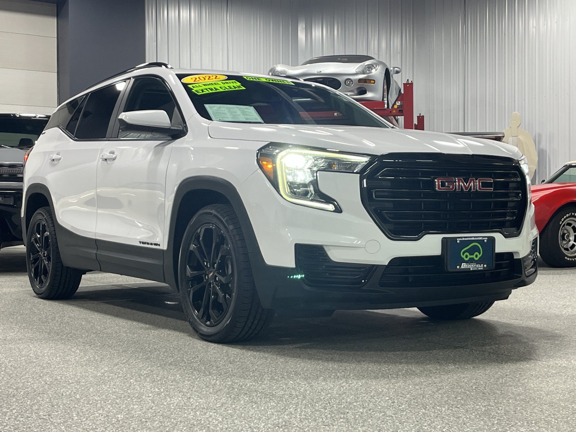 Certified 2022 GMC Terrain SLE w/ Driver Convenience Package AWD/4WD image 6