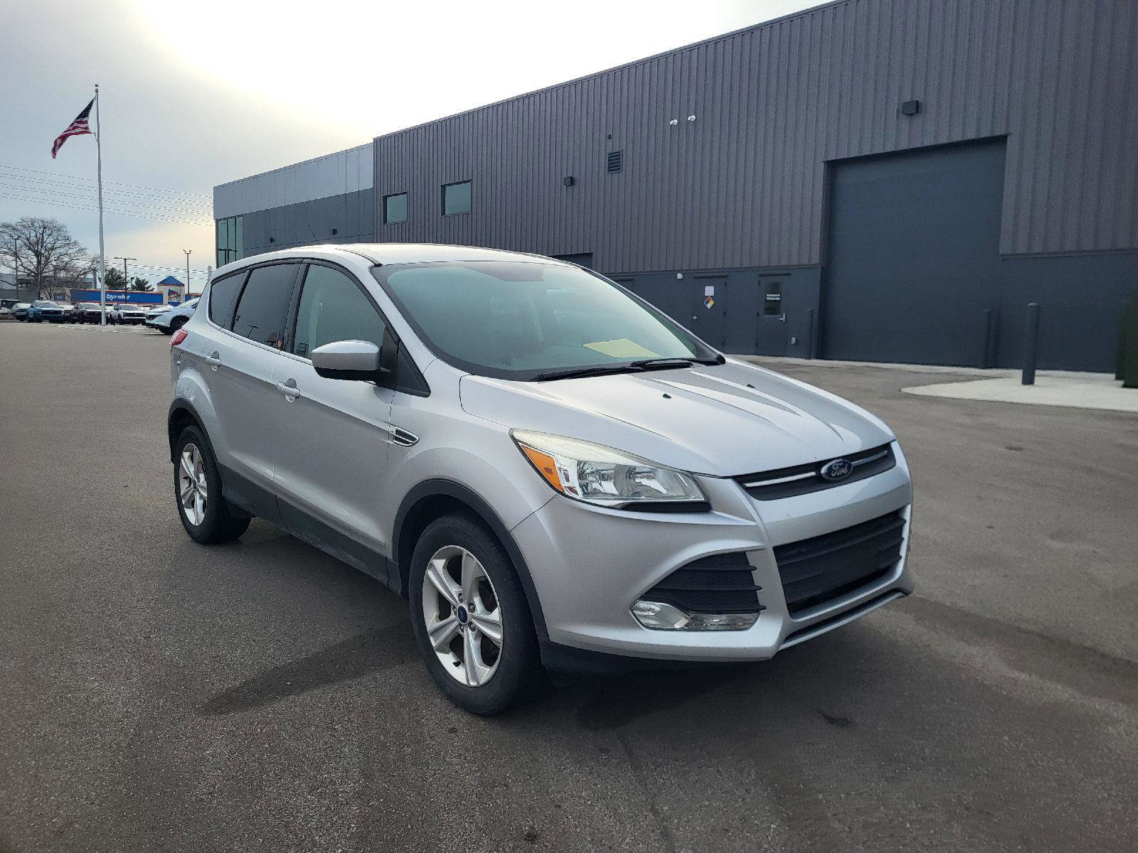 Used 2016 Ford Escape SE w/ SE Cold Weather Package video 1