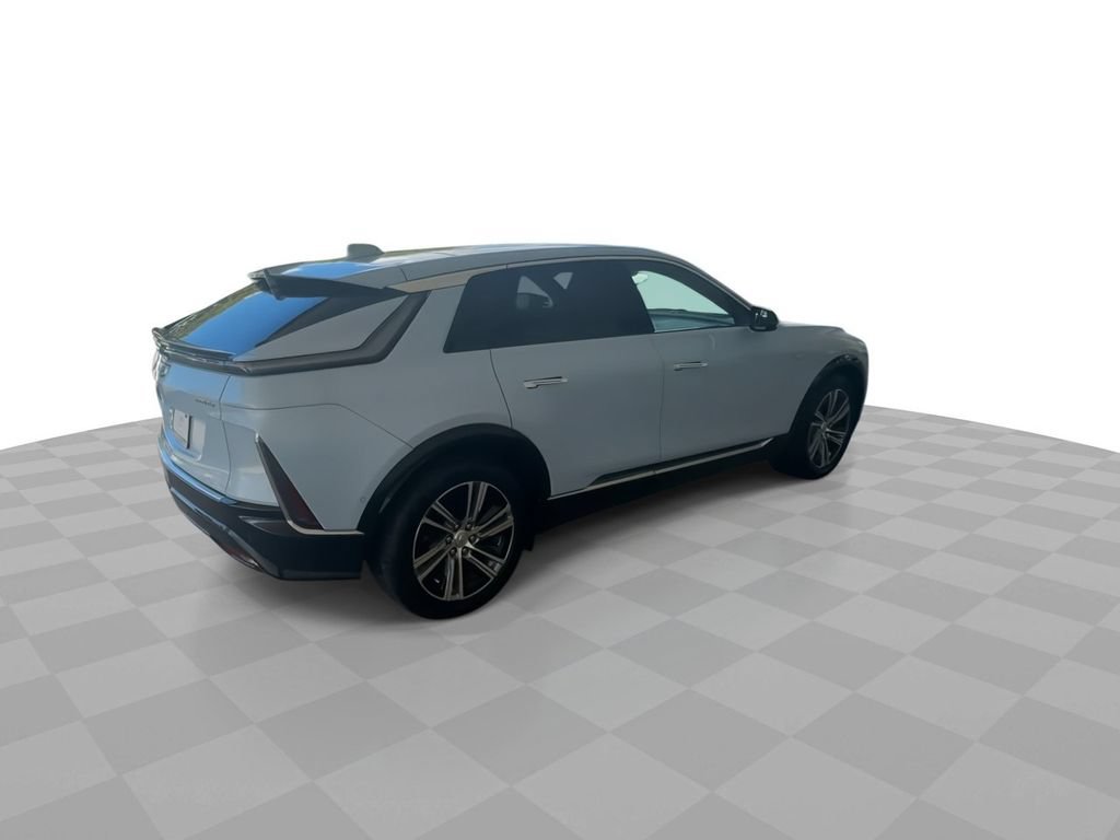 Certified 2024 Cadillac Lyriq Luxury AWD/4WD image 8