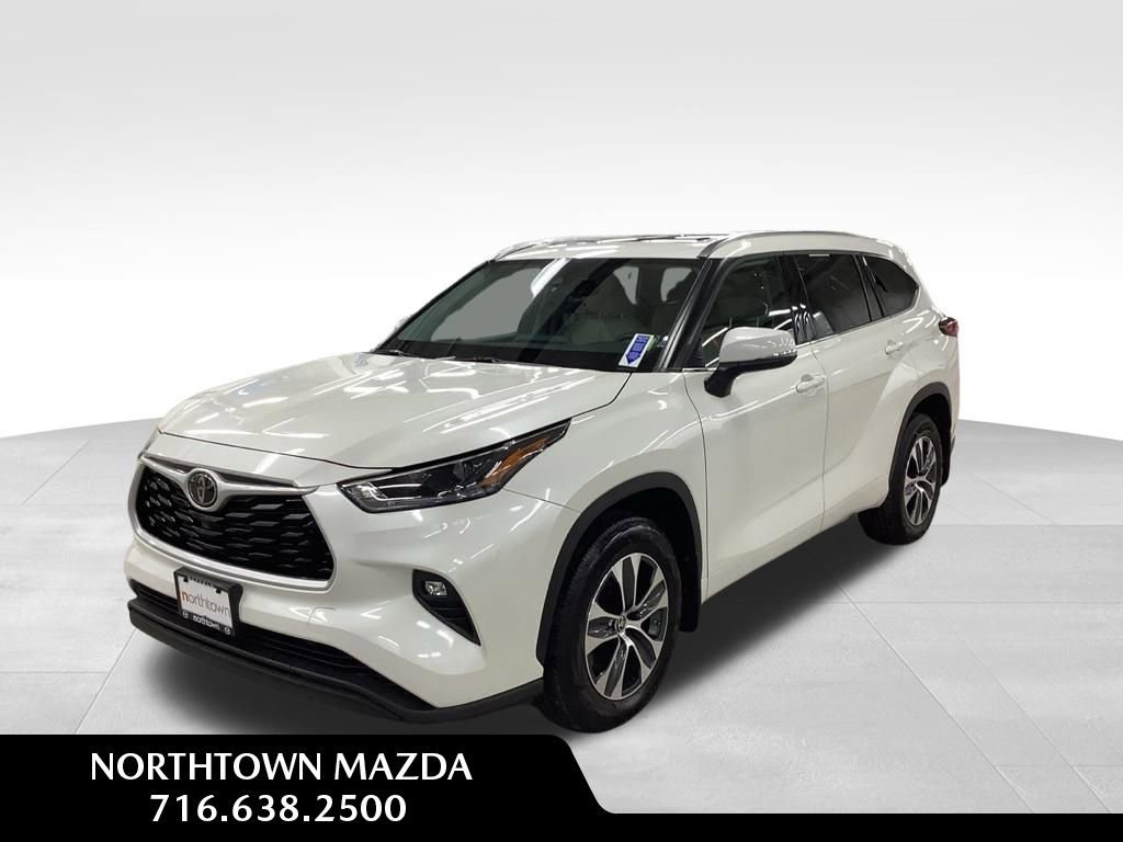 Used 2021 Toyota Highlander XLE