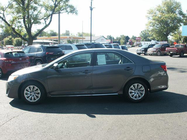 Used 2013 Toyota Camry LE image 2