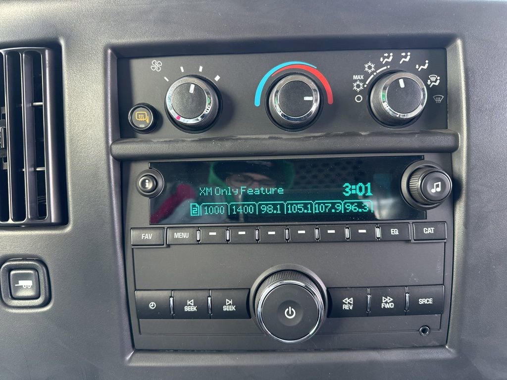 Used 2025 Chevrolet Express 2500 Extended w/ Communications Package image 32