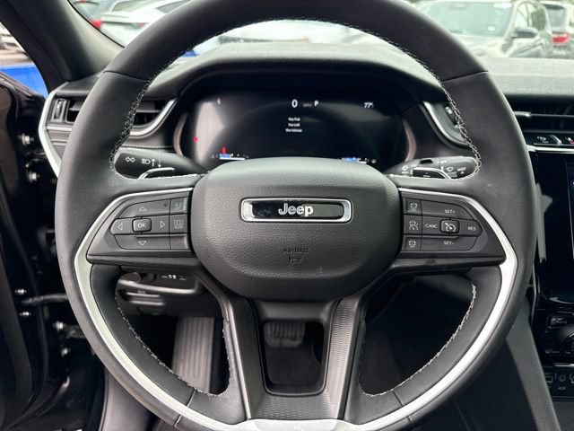 Used 2025 Jeep Grand Cherokee L Laredo w/ Luxury Tech Group I AWD/4WD image 14