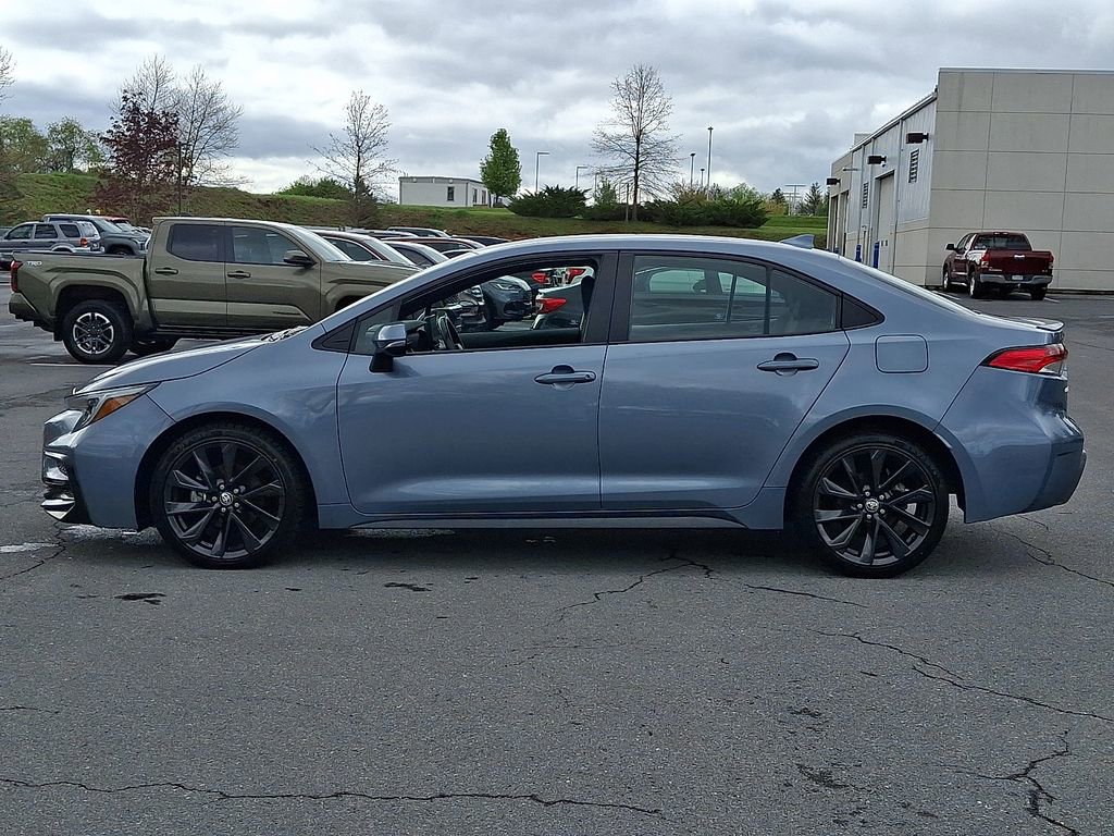 Used 2023 Toyota Corolla SE FWD image 6