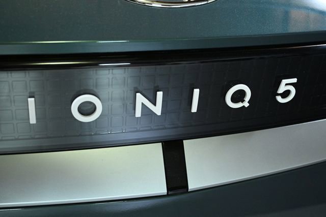 Used 2024 Hyundai Ioniq 5 SEL image 12