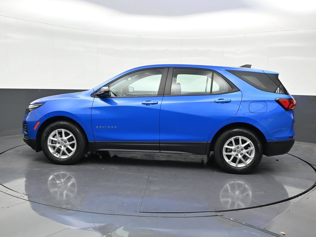 Used 2024 Chevrolet Equinox LS FWD image 2