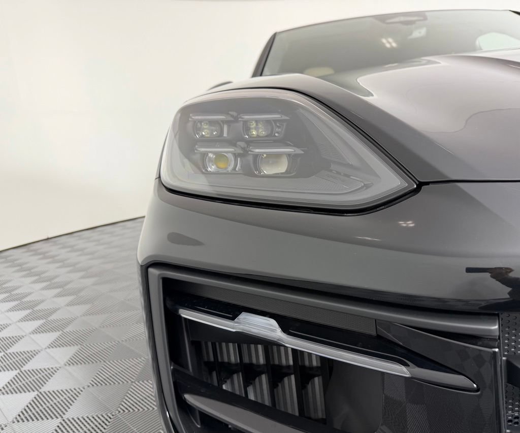 Used 2026 Porsche Cayenne S AWD/4WD image 9