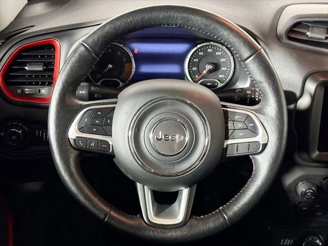 Certified 2023 Jeep Renegade Latitude w/ Sun/Sound Group AWD/4WD image 14